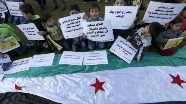 Syrian opposition supporters have urged the UN to ensure aid reaches Madaya