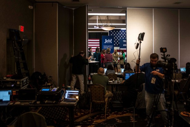 Staff members closed off the room at the Hilton Columbia Center in Columbia, S.C., on Saturday after Jeb Bush told supporters he was suspending his campaign for the Republican presidential nomination after a disappointing result in the state’s primary. Credit Gabriella Demczuk for The New York Times