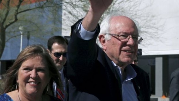 Mrs Clinton overcame an unexpected strong surge by Senator Bernie Sanders in Nevada