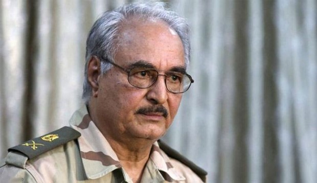 خليفة حفتر يطالب بتشكيل مجلس مدني لادارة ليبيا