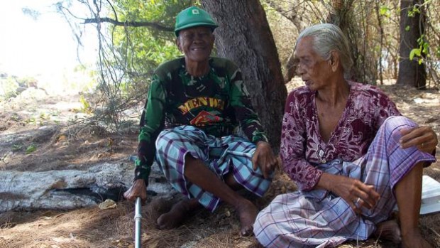 Soon after their marriage, Daeng Abu and Daeng Maida became a rather unlikely pair of environmental activists (Credit: Theodora Sutcliffe)