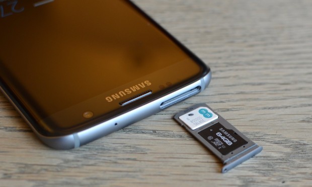 The microSD card slots into the same tray as the nanosim. Photograph: Samuel Gibbs for the Guardian