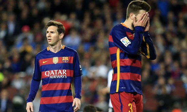 Gerard Piqué reacts after sending his late effort past the post as Barcelona slump to their third league defeat in a row. Photograph: Xinhua/REX/Shutterstock