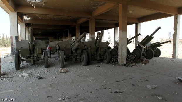 Abandoned military weapons are pictured in an artillery academy of Aleppo, Syria, August 6, 2016. REUTERS/Ammar Abdullah