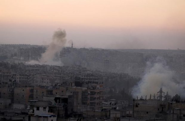 Smoke rises from Bustan al-Basha neighborhood of Aleppo, Syria, October 5, 2016. REUTERS/Abdalrhman Ismail
