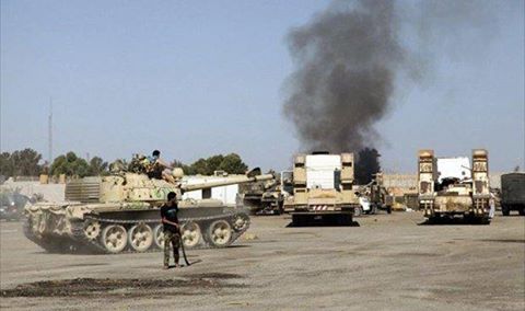 Tanks on Tripoli streets 